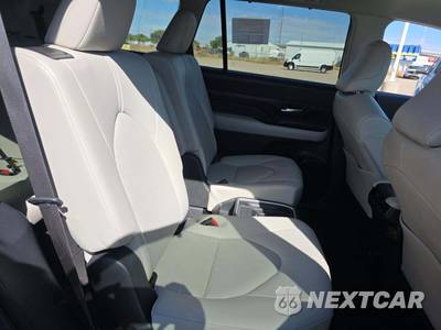 2026 Toyota Grand Highlander XLE - zdjęcie 14 z 19 - miniatura