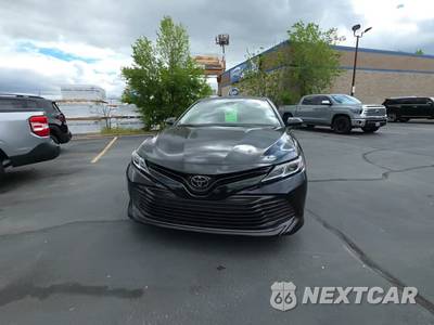 2018 Toyota Camry LE - zdjęcie 2 z 24 - miniatura