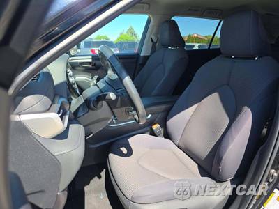 2024 Toyota Highlander LE - zdjęcie 3 z 18 - miniatura