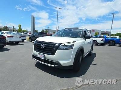 2023 Nissan Pathfinder Platinum - zdjęcie 1 z 19 - miniatura