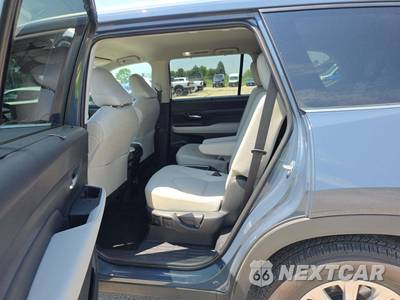 2026 Toyota Grand Highlander XLE - zdjęcie 10 z 22 - miniatura