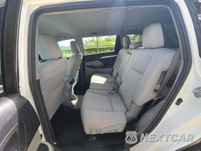 2016 Toyota Highlander LE - zdjęcie 13 z 25 - miniatura