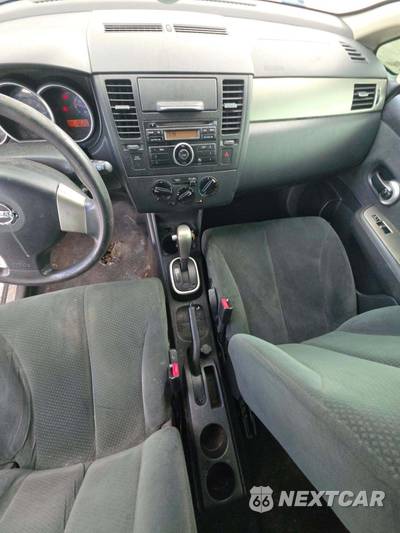 2012 Nissan Versa 1.8 S Hatchback - zdjęcie 10 z 22 - miniatura