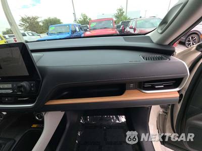 2024 Toyota Grand Highlander Platinum - zdjęcie 20 z 24 - miniatura