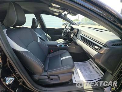 2026 Toyota Camry SE - zdjęcie 18 z 23 - miniatura
