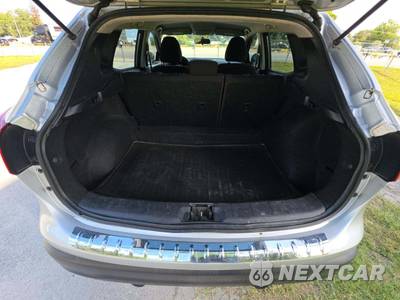 2018 Nissan Rogue Sport S - zdjęcie 14 z 31 - miniatura