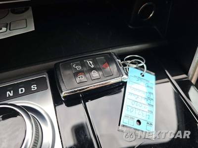 2020 Land Rover Discovery HSE - zdjęcie 8 z 25 - miniatura