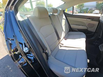 2018 Hyundai Elantra SEL Sedan - zdjęcie 16 z 27 - miniatura