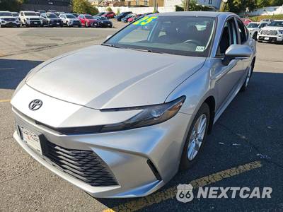 2025 Toyota Camry LE - zdjęcie 1 z 23 - miniatura