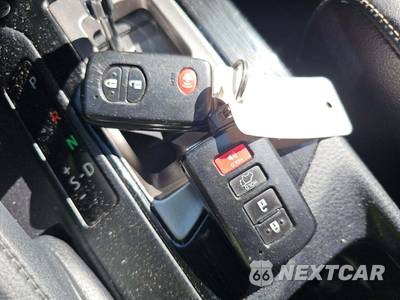 2016 Toyota RAV4 Hybrid Limited - zdjęcie 8 z 24 - miniatura