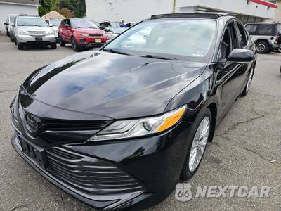 2019 Toyota Camry XLE - zdjęcie 1 z 28 - miniatura