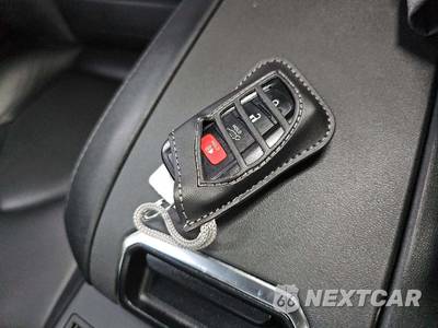 2023 Toyota Highlander Hybrid XLE - zdjęcie 8 z 24 - miniatura