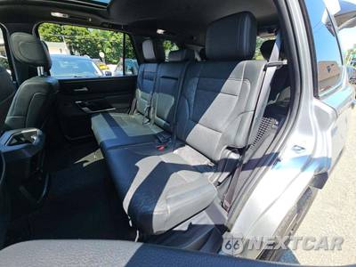 2025 Toyota Sequoia Limited - zdjęcie 13 z 23 - miniatura