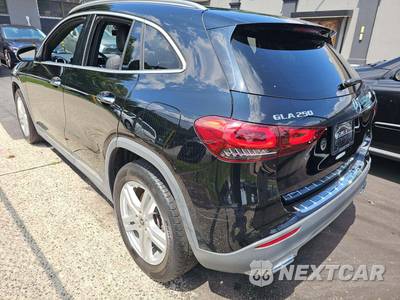 2021 Mercedes-Benz GLA 250 4MATIC - zdjęcie 2 z 25 - miniatura