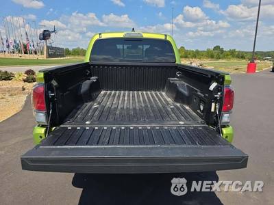 2023 Toyota Tacoma TRD Sport Crew Cab Medium Bed - zdjęcie 14 z 22 - miniatura