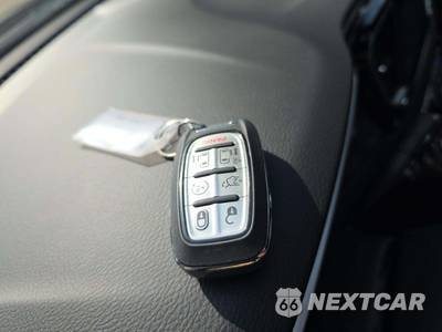 2025 Chrysler Pacifica Select 121.6" WB - zdjęcie 8 z 23 - miniatura