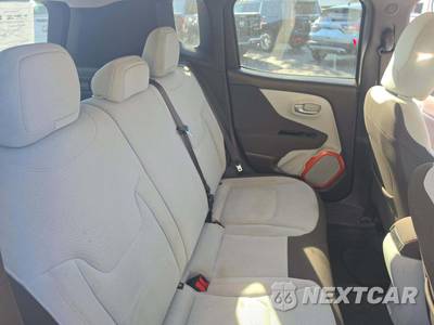 2015 Jeep Renegade Latitude - zdjęcie 13 z 23 - miniatura