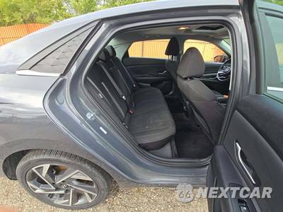 2025 Hyundai Elantra SEL Convenience - zdjęcie 13 z 23 - miniatura