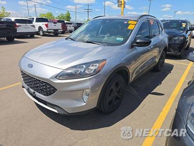 2022 Ford Escape Titanium - zdjęcie 1 z 38 - miniatura