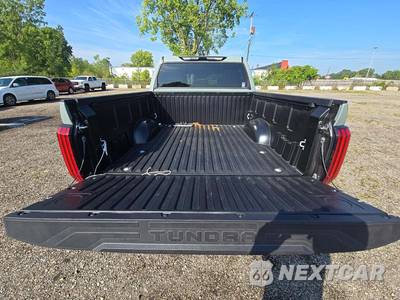2026 Toyota Tundra SR5 Crew Cab Short Bed - zdjęcie 11 z 18 - miniatura