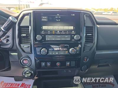 2024 Nissan TITAN PRO-4X Crew Cab Short Bed - zdjęcie 10 z 20 - miniatura