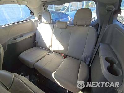 2020 Toyota Sienna XLE 8-Passenger 119.3" WB - zdjęcie 14 z 40 - miniatura