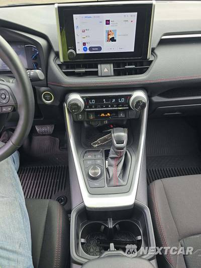 2024 Toyota RAV4 Prime SE - zdjęcie 10 z 22 - miniatura