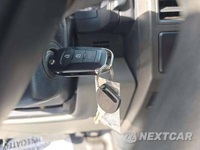2022 Ford Super Duty F-550 Cab Chassis XL Crew Cab DRW - zdjęcie 8 z 21 - miniatura