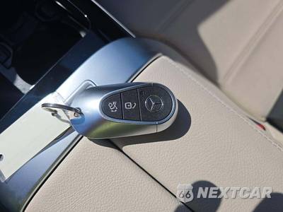 2022 Mercedes-Benz C 300 4MATIC Sedan - zdjęcie 8 z 21 - miniatura