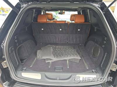 2016 Jeep Grand Cherokee SRT - zdjęcie 14 z 26 - miniatura