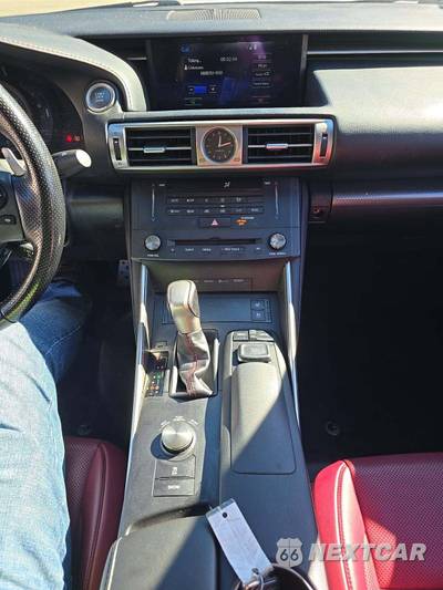 2016 Lexus IS 300 - zdjęcie 10 z 26 - miniatura