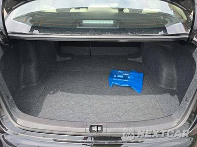 2026 Toyota Corolla LE Sedan - zdjęcie 14 z 20 - miniatura