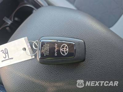 2023 Toyota RAV4 Hybrid XLE - zdjęcie 8 z 22 - miniatura