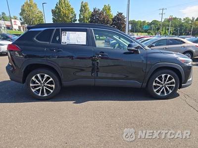 2025 Toyota Corolla Cross XLE - zdjęcie 4 z 21 - miniatura