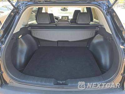 2025 Toyota Corolla Cross XLE - zdjęcie 14 z 21 - miniatura