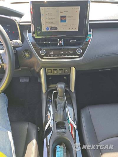 2025 Toyota Corolla Cross XLE - zdjęcie 10 z 21 - miniatura