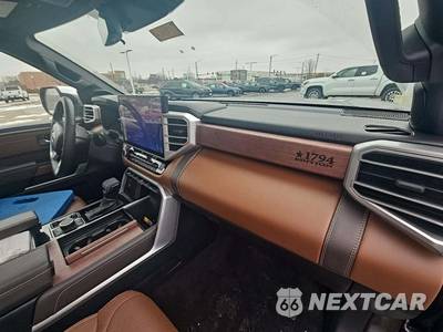 2025 Toyota Tundra 1794 Edition Crew Cab Short Bed - zdjęcie 16 z 17 - miniatura