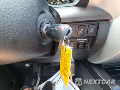 2019 Toyota Tundra SR5 Crew Cab Short Bed - zdjęcie 5 z 18 - miniatura