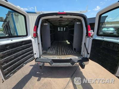 2017 GMC Savana 2500 Cargo Van 1WT 135.0" WB - zdjęcie 10 z 21 - miniatura
