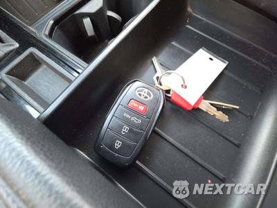 2024 Toyota Tundra SR Crew Cab Short Bed - zdjęcie 5 z 20 - miniatura