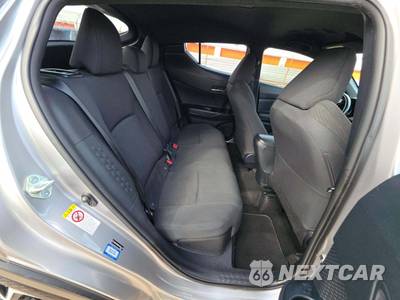 2018 Toyota C-HR XLE - zdjęcie 13 z 20 - miniatura