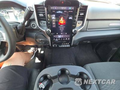 2026 Ram 2500 Big Horn Crew Cab Medium Bed - zdjęcie 10 z 20 - miniatura