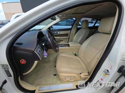2010 Jaguar XF Supercharged - zdjęcie 6 z 21 - miniatura