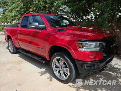2020 Ram 1500 Laramie Extended Cab Medium Bed - zdjęcie 4 z 21 - miniatura