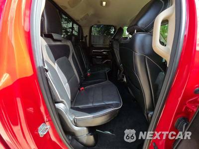 2020 Ram 1500 Laramie Extended Cab Medium Bed - zdjęcie 16 z 21 - miniatura