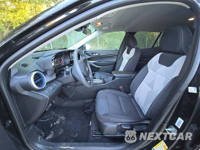 2026 Chevrolet Trax LS - zdjęcie 3 z 18 - miniatura