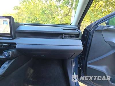 2026 Toyota RAV4 Hybrid LE - zdjęcie 16 z 18 - miniatura