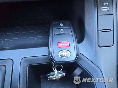 2026 Toyota RAV4 Hybrid LE - zdjęcie 5 z 18 - miniatura