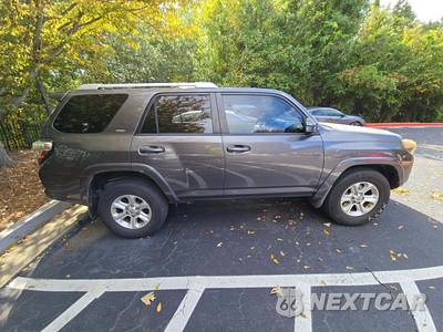 2015 Toyota 4Runner SR5 - zdjęcie 4 z 37 - miniatura