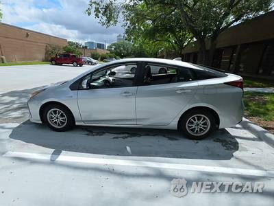 2022 Toyota Prius LE - zdjęcie 3 z 28 - miniatura